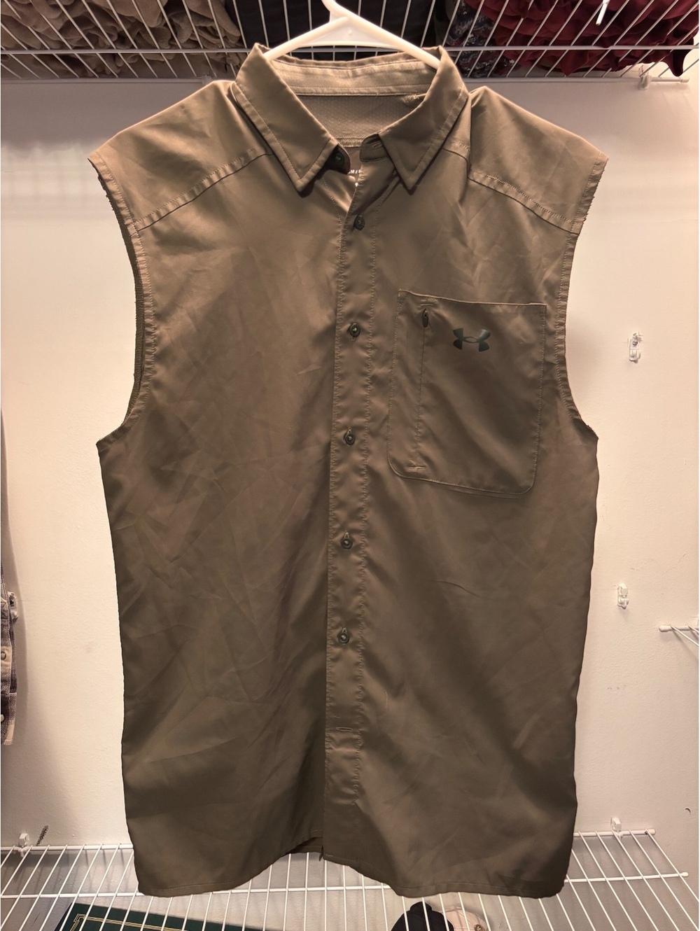 Under Armour Men's Sleeveless Button-Up Shirt Size Small Khk